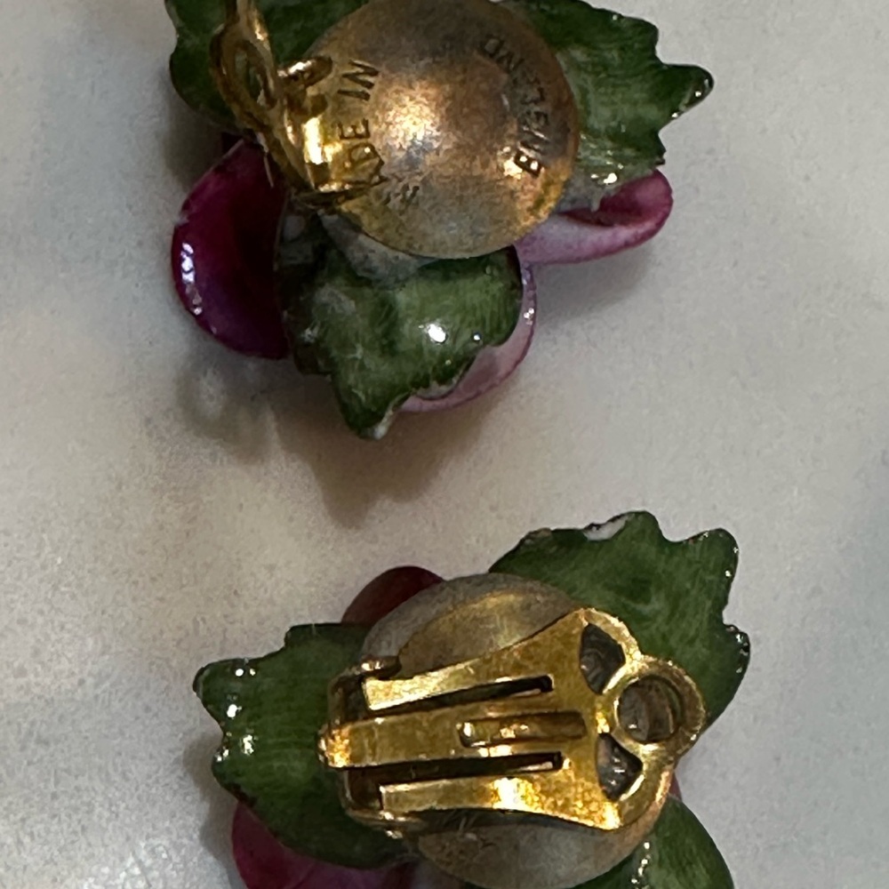 Vintage Floral Rose clip on Earrings - Pink- made in England - Picture 11 of 15